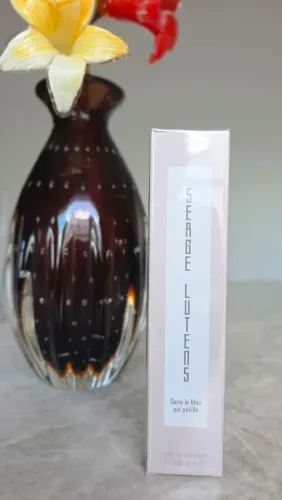 Perfume de nicho serge lutens dans le bleu qui petille 100mls lacrado
