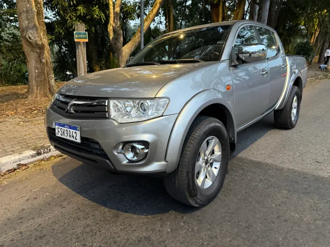 Mitsubishi L200 Triton HPE 3.2 CD TB Int.diesel AUT 2015