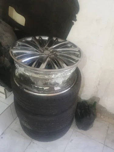 Usadas algumas reformadas, mas boas, só tem dois pneus bons