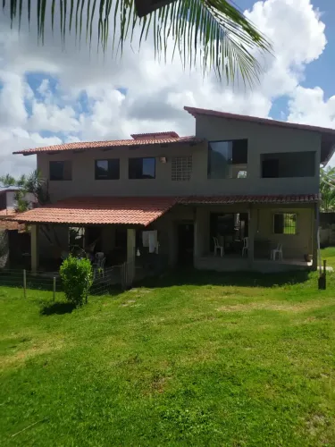 Condominio com 680 metros quadrados, escritura publica, area de lazer e 5 unidades habitac