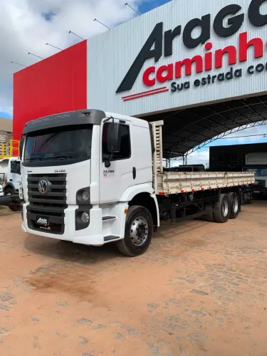 VOLKSWAGEN 24-280 E Constel. 6x2 2p (diesel)(E5)