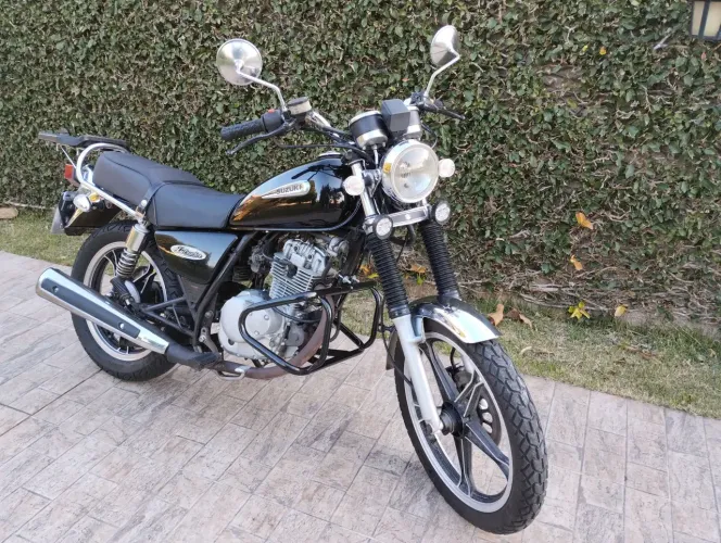 Suzuki Intruder 125