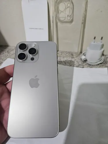 Iphone 15 pró max 256GB titanium aceito trocas e volta em dinheiro