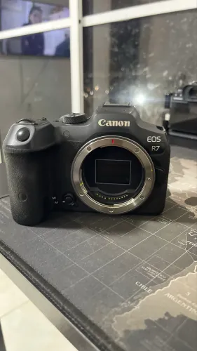 Canon R7 + adapter ef-Eos R 
