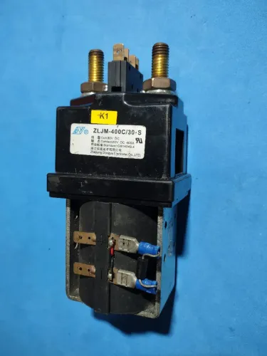 Contator DC da marca Dongya Electronic,  ZLJM-400C/30-S.