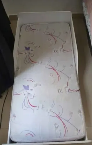 Vendo cama infantil  com colchão 