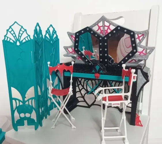 Camarim/ Penteadeira Monster High