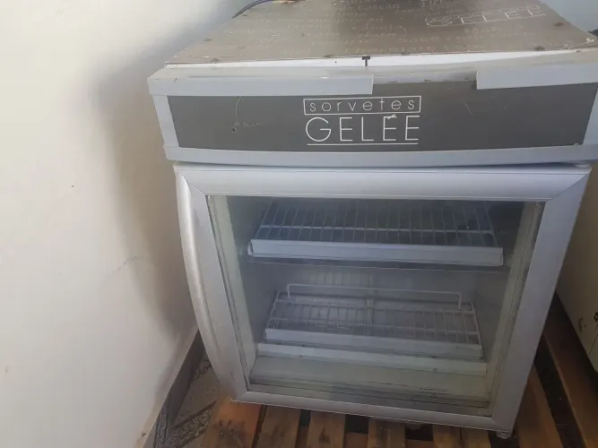 Freezer metalfrio horizontal 69 litros usado 220 v.