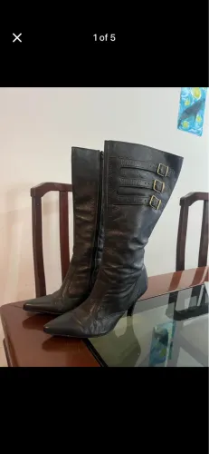 Bota de couro salto fino n° 35