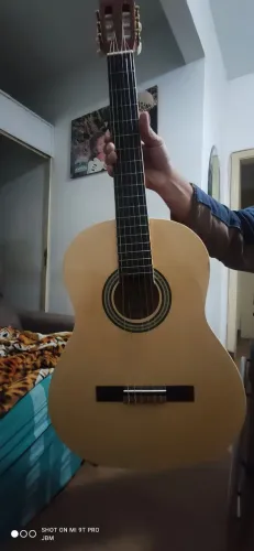 Violão semi usado para iniciantes