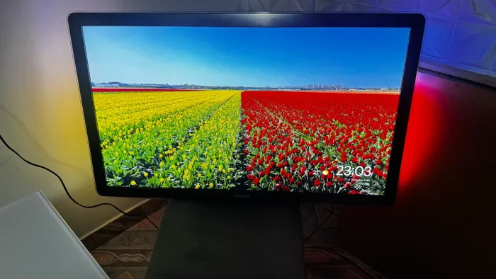 TV 40" Philips Ambilight com controle