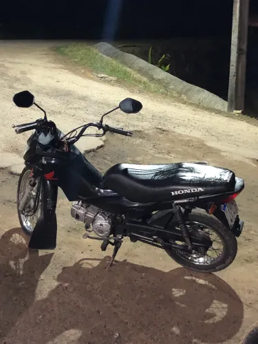 Moto em bom estado, bem conservada 