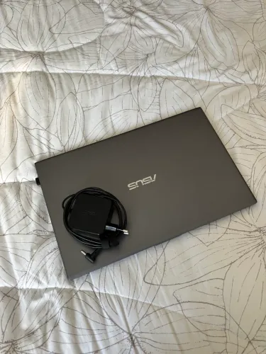 Notebook ASUS VivoBook X512F - i7 + NVIDIA | 256SSD + HD | Rápido