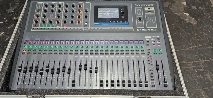 Mesa de Som Digital Soundcraft Si Impact