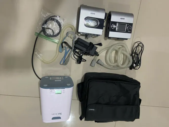 CPAP automático ResMed S9 acompanhado de acessórios