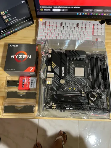 Kit upgrade ryzen 7 5700x b550m asus tuf 24gb ram 3200mhz CORSAIR com 6 MESES de uso