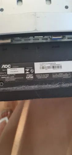 MONITORES COM DEFEITO , QUERO DESAPEGAR , TELAS QUEBRADAS