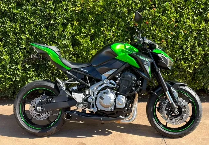 KAWASAKI Z 900 SEGUNDO DONO