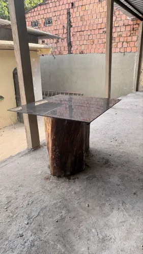 Vende se mesa de vidro rústica