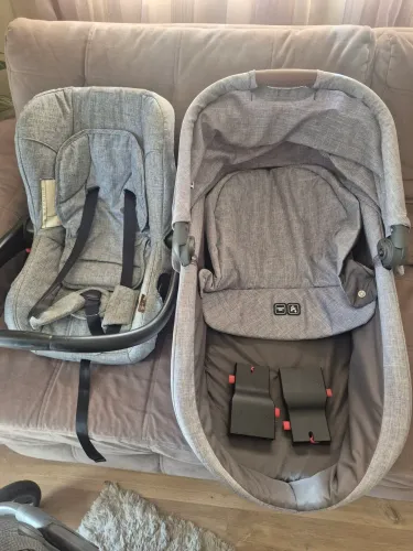 Carrinho bebe completo abc design 4 ( carrinho, moises e bebe conforto)