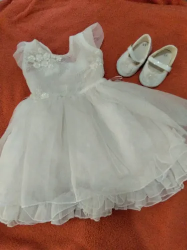 Vestido de batizado veste até dois anos acompanha a sandália 