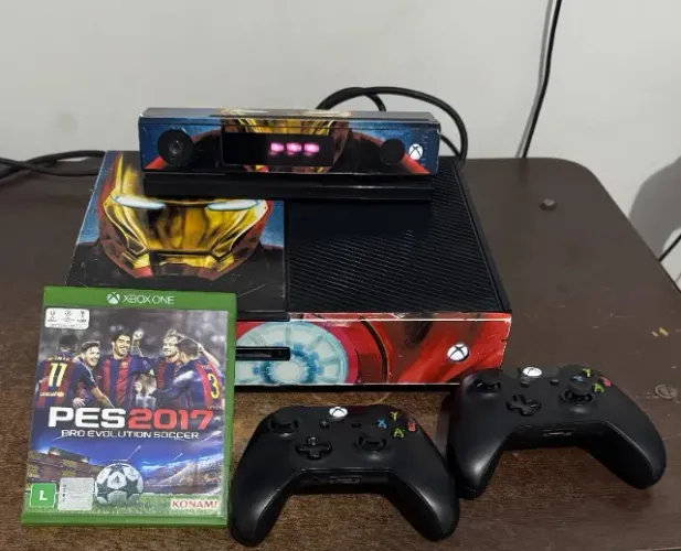Xbox One Personalizado Homem de Ferro + 2 Controles + Kinect + PES 2017