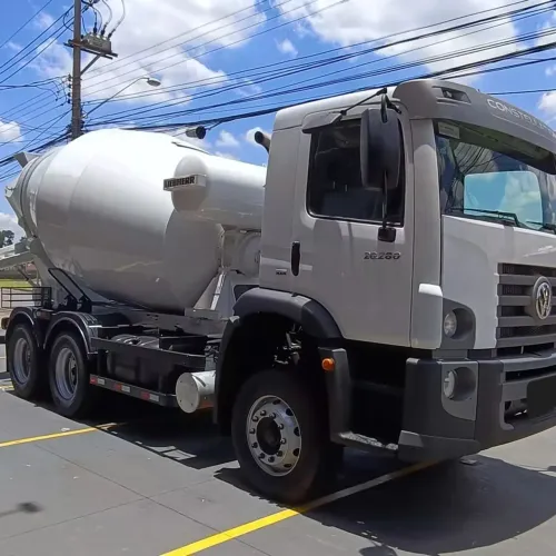Vw constellation 26.280 6x4 betorneira 2020