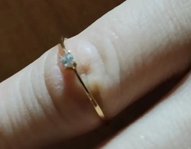 Anel Solitário com pedra em ouro 18 k.