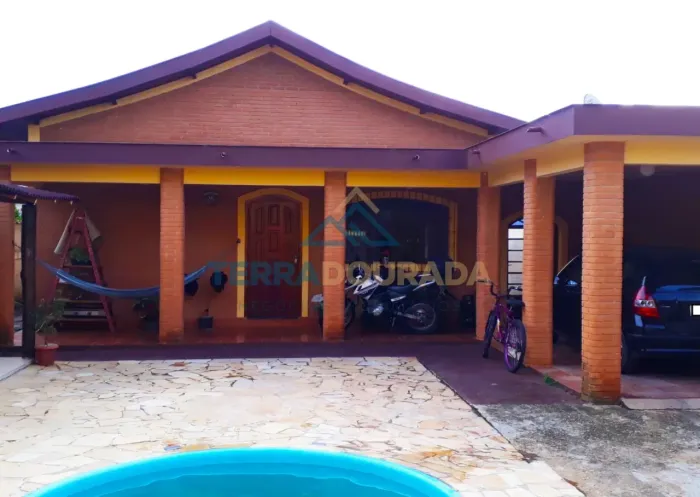 Casa à venda em São Bento do Sapucaí-SP