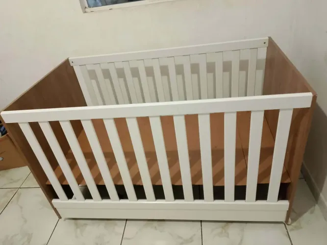 Vendo berço 3 em 1, vira mini cama acompanha colchão
