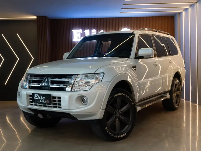 Mitsubishi Pajero HPE Full 3.2 4X4 T.i.dies. 5P AUT 2014