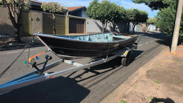 Barco 2024 e carreta 2026 impecável