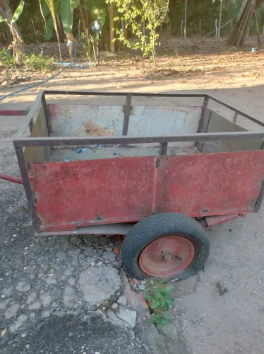 Vende-se Reboque