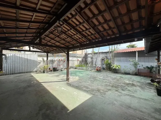 Casa com 5 quartos, 1 suíte, 5 vagas 5 quartos muito ampla em Parque Jacaraipe