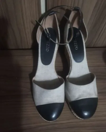 Sandália Arezzo 37
