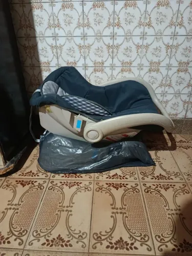 Bebê conforto está bem conservado,mais informações *06
