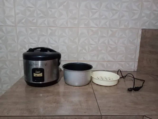 Panela Elétrica de Arroz e legumes 2 Litros