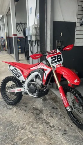 Crf 250 RX 2020 mas só saiu da concessionária 2023 moto mt nova com 100 horas de uso
