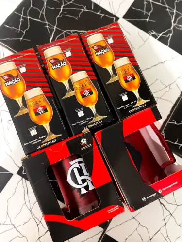 Vendo essa canecas e taças