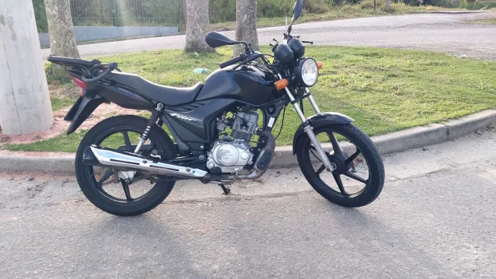Titan Fan 125 ES