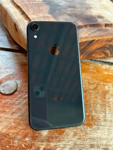 iPhone XR preto 64 gb