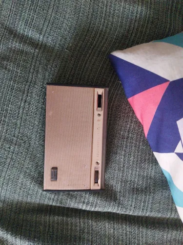 Radio raridade nao funciona falta um botão e antena .conforme a foto.