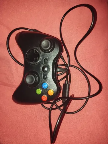 Vendo manete de Xbox 360 original com fio