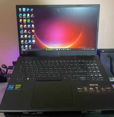 Acer Nitro V15 - I7 13620H + RTX 3050 6gb