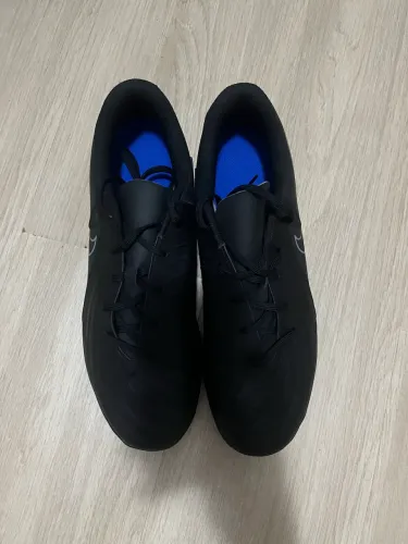 Chuteira de Futsal Nike Phantom GX 2 Club (Nova, na caixa, não usada)