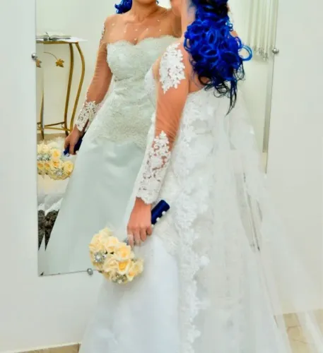 Vestido de noiva branco longo com saiote