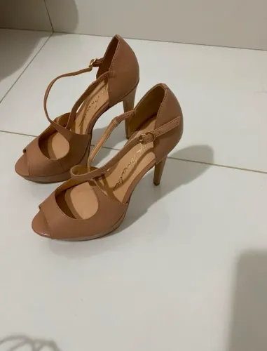 Sapatos Seminovos da Luiza barcelos