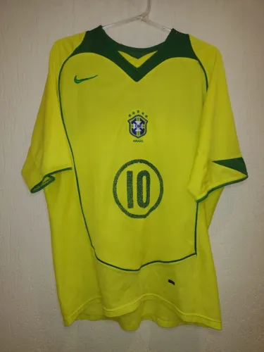 Camisa Brasil 2005 Nike #10 Ronaldinho - M