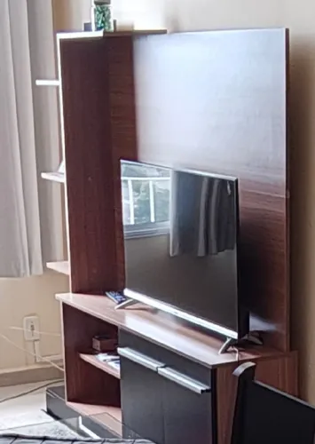 Estante para TV com painel