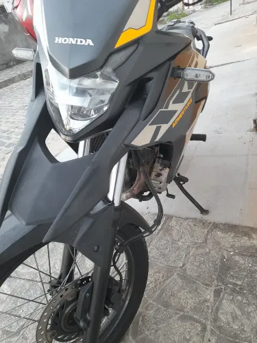 Vendo troco xre 300 adventure 23 leia o anúncio golpista fora